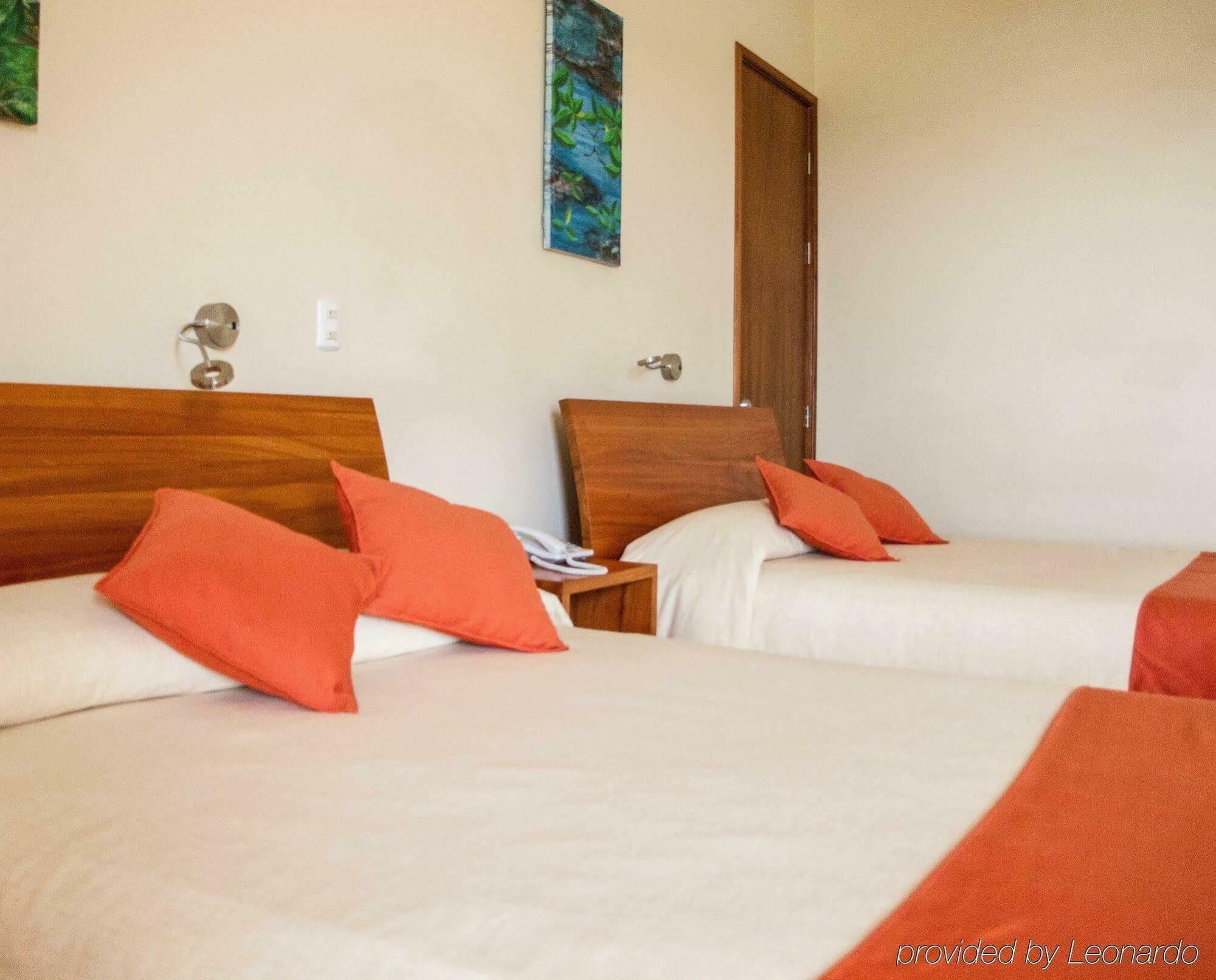 Finch Bay Galapagos Hotel Puerto Ayora  Buitenkant foto